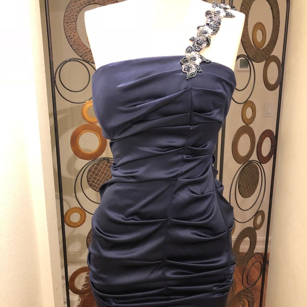 Embellished One shoulder dress
